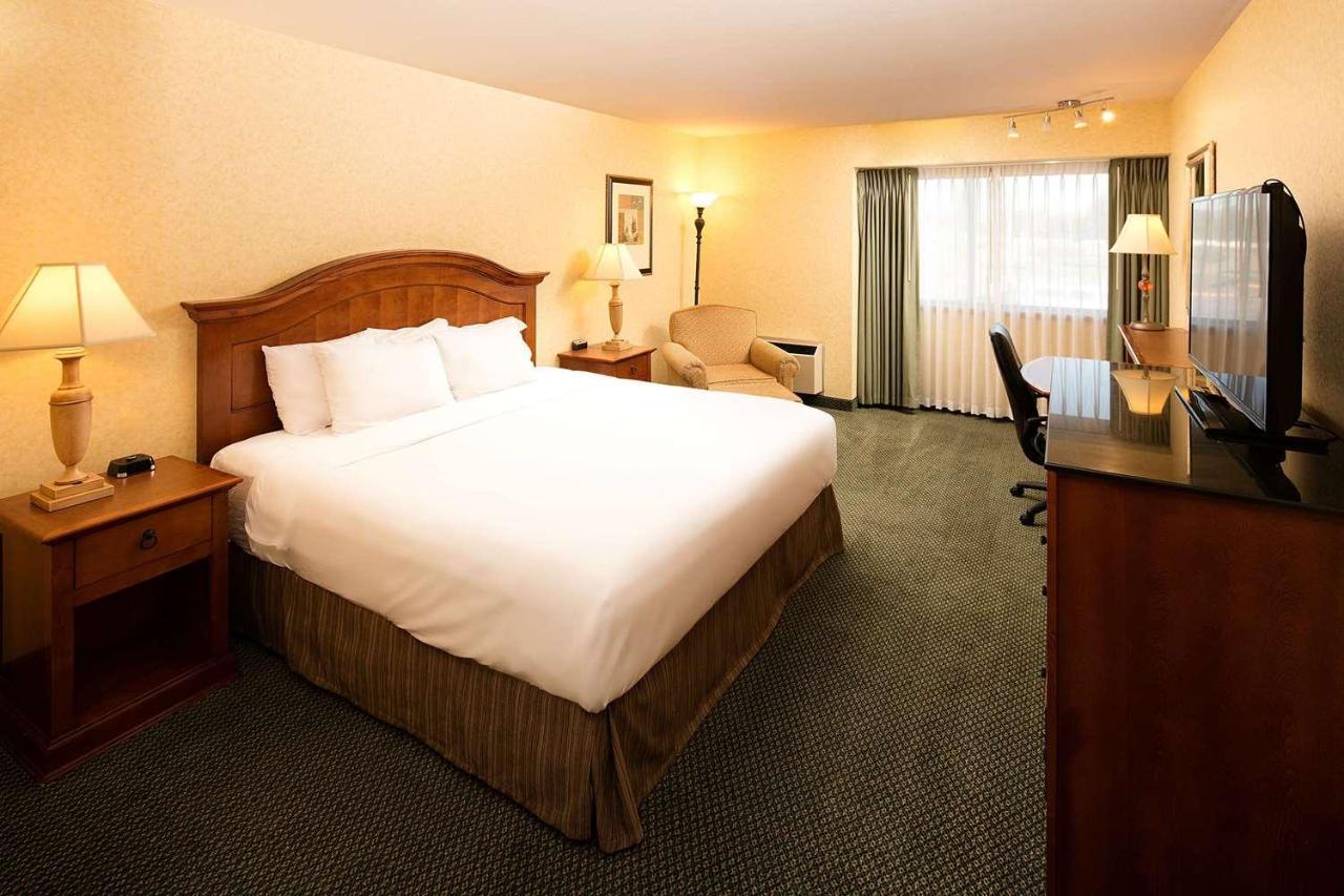 Red Lion Hotel Wenatchee City Center Exterior foto